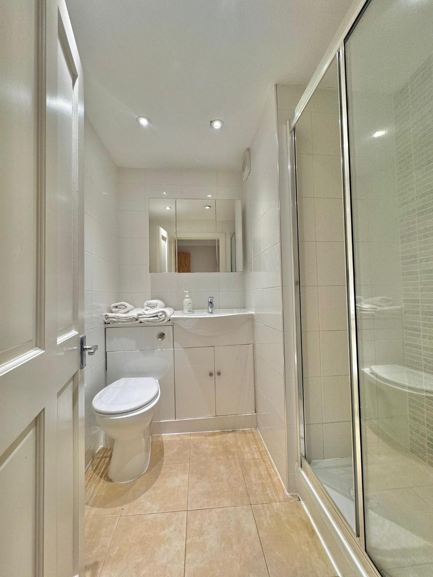 The Beverley Apartments London - Victoria Luaran gambar