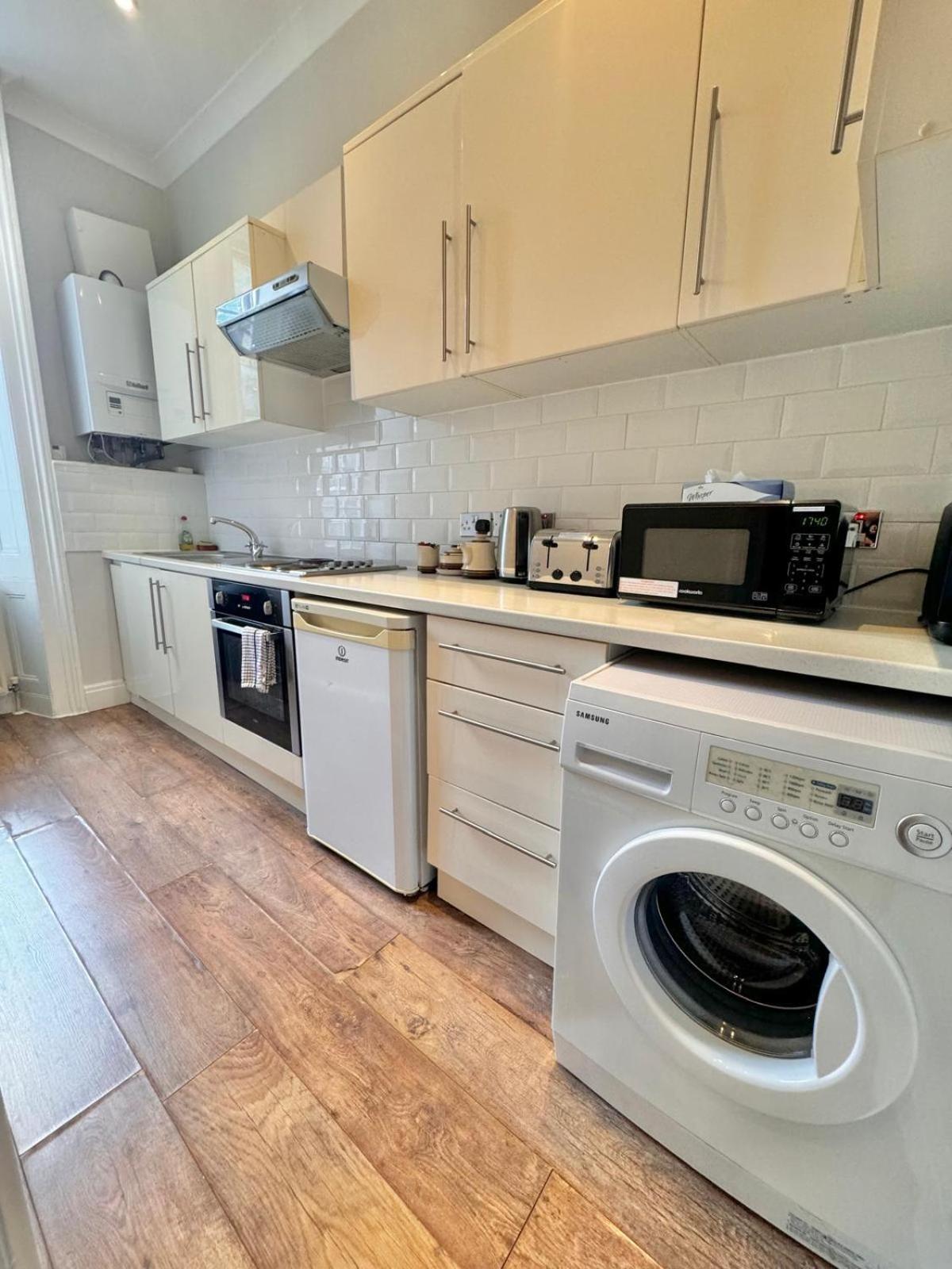 The Beverley Apartments London - Victoria Luaran gambar